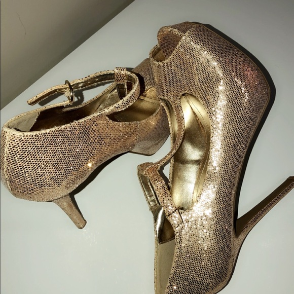 Heels - Picture 8 of 8